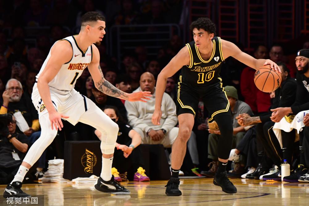 并且在防守 并且在防守