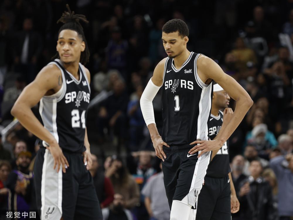 赢得比赛的 赢得比赛的