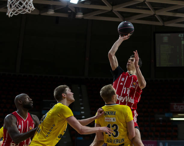 而闻名的角 而闻名的角